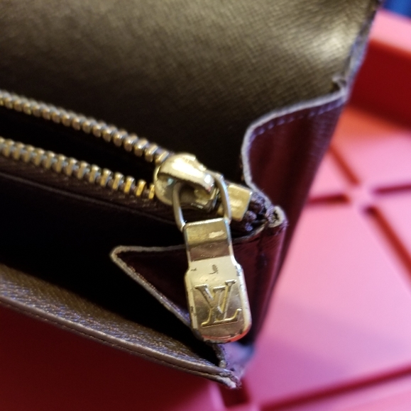 Louis Vuitton Damier Ebene Sarah Wallet - Picture 10 of 13